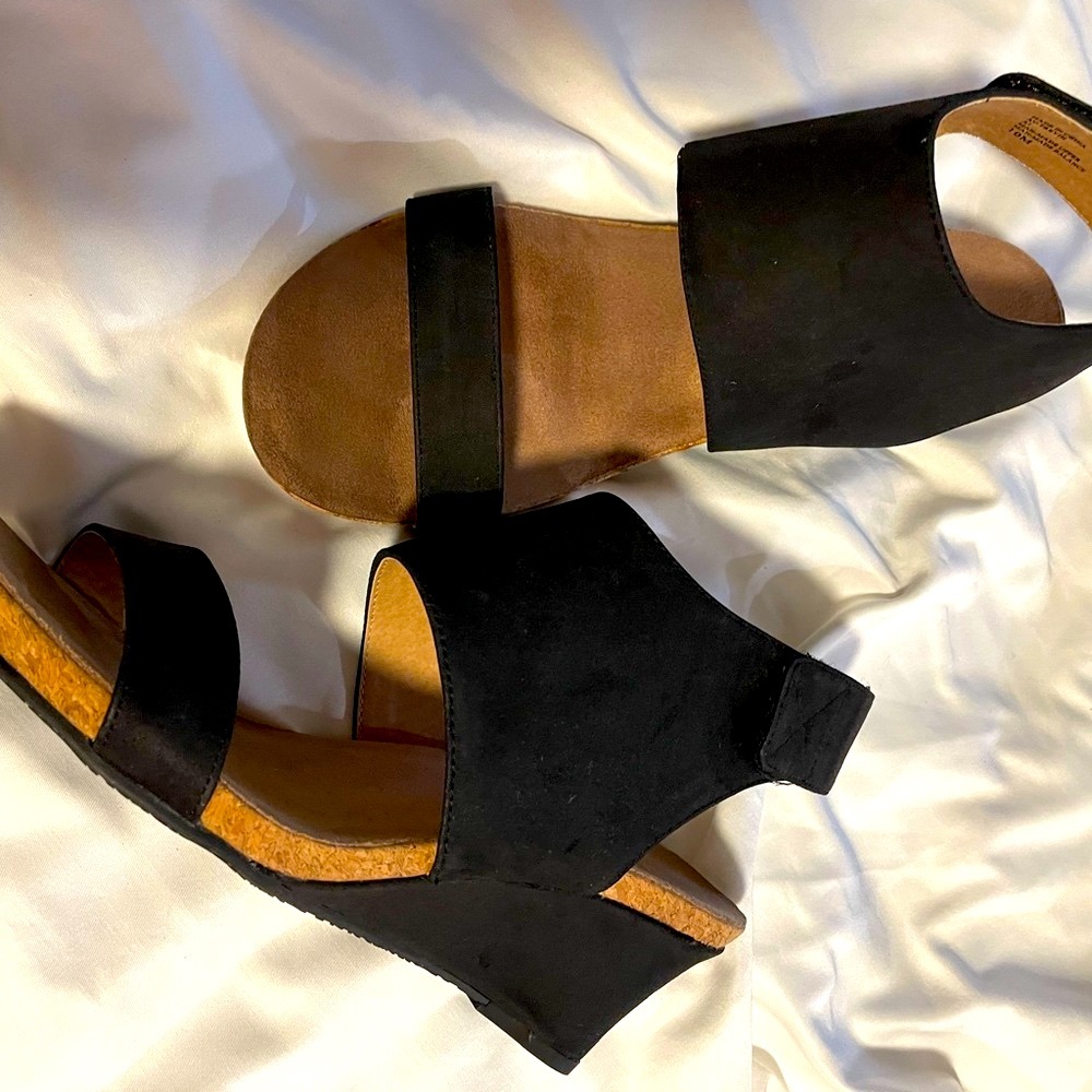 Dress shoes black wedged size 10